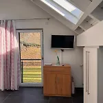 Apartment Gemütliche In Am Rhein Hammerstein